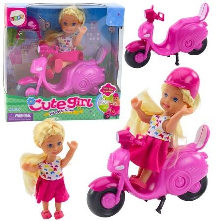 Zestaw mini lalka skuter kask różowy Zestaw mini lalka skuter kask różowy