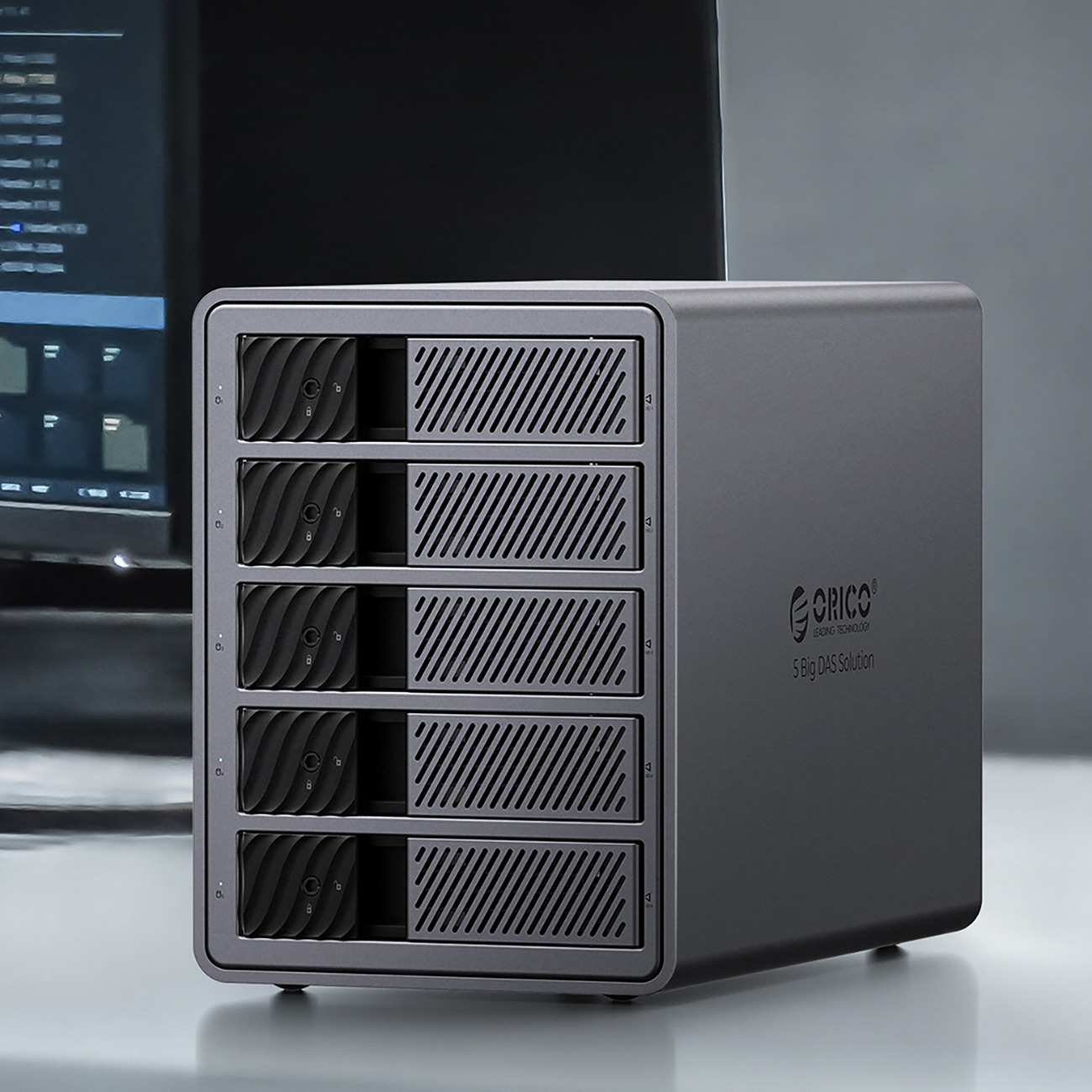 Macierz dyskowa 9858T3 z Thunderbolt 3 na 5 dysków 2.5'' / 3.5'' SATA HDD / SSD - szara (3)