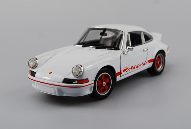 Welly 1:24 Porsche 911 Carrera RS 2.7 Diecast Model Sports Racing Car NEW IN BOX