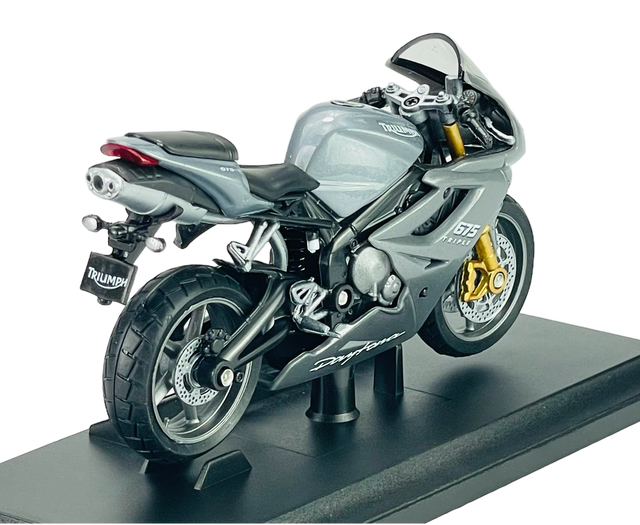 WELLY TRIUMPH DAYTONA 675 1:18 DIE CAST MODEL NEW IN BOX LICENSED
