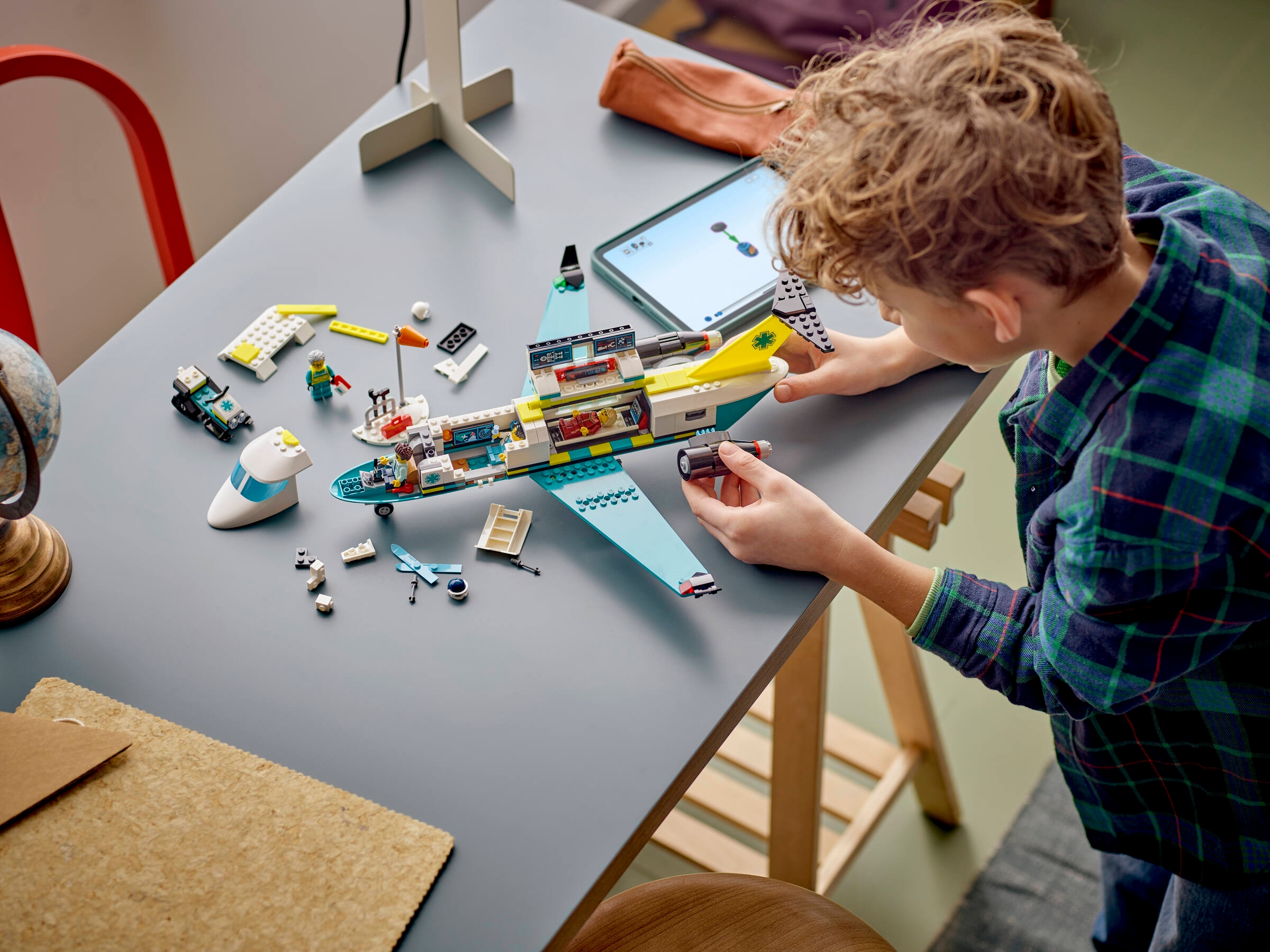 LEGO City Samolot pogotowia ratunkowego 60465 - misje ratunkowe 6+