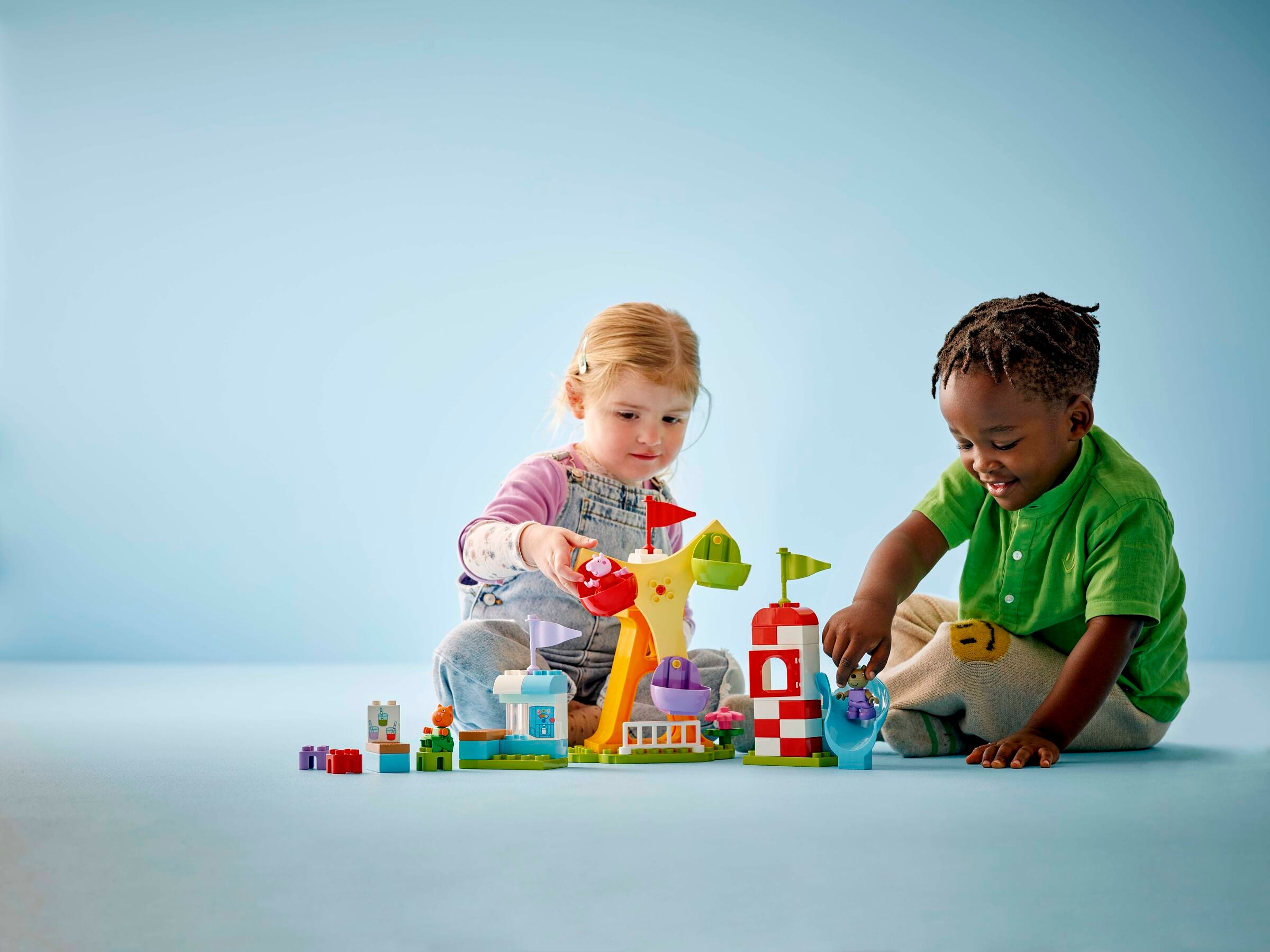 LEGO DUPLO Świnka Peppa Wesołe miasteczko 10453 53 elementy