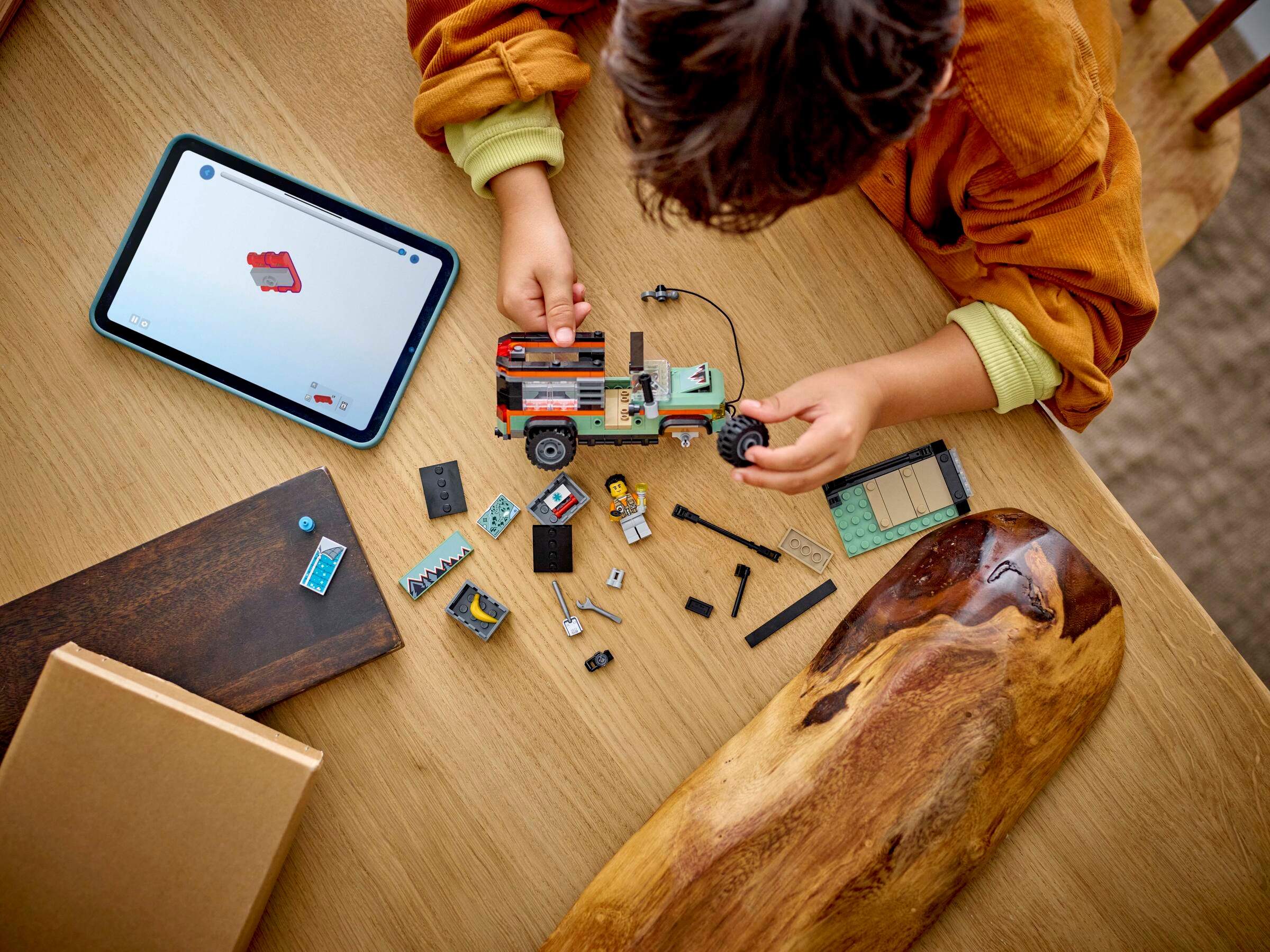 LEGO City Górska terenówka 4x4 SUV z wyciągarką 60447