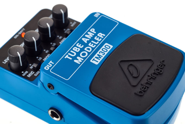 Efekt gitarowy Behringer TM300 Tube Amp Modeler
