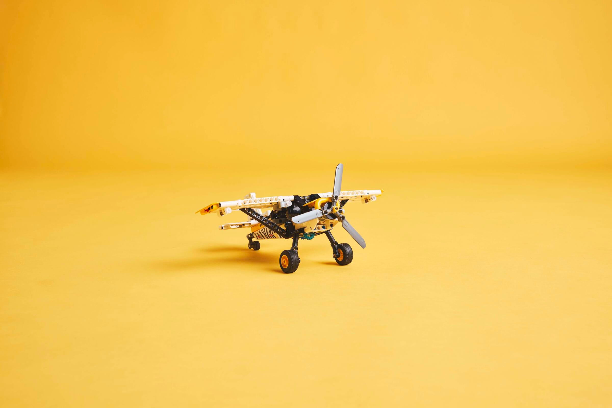 LEGO Technic Samolot transportowy 42198