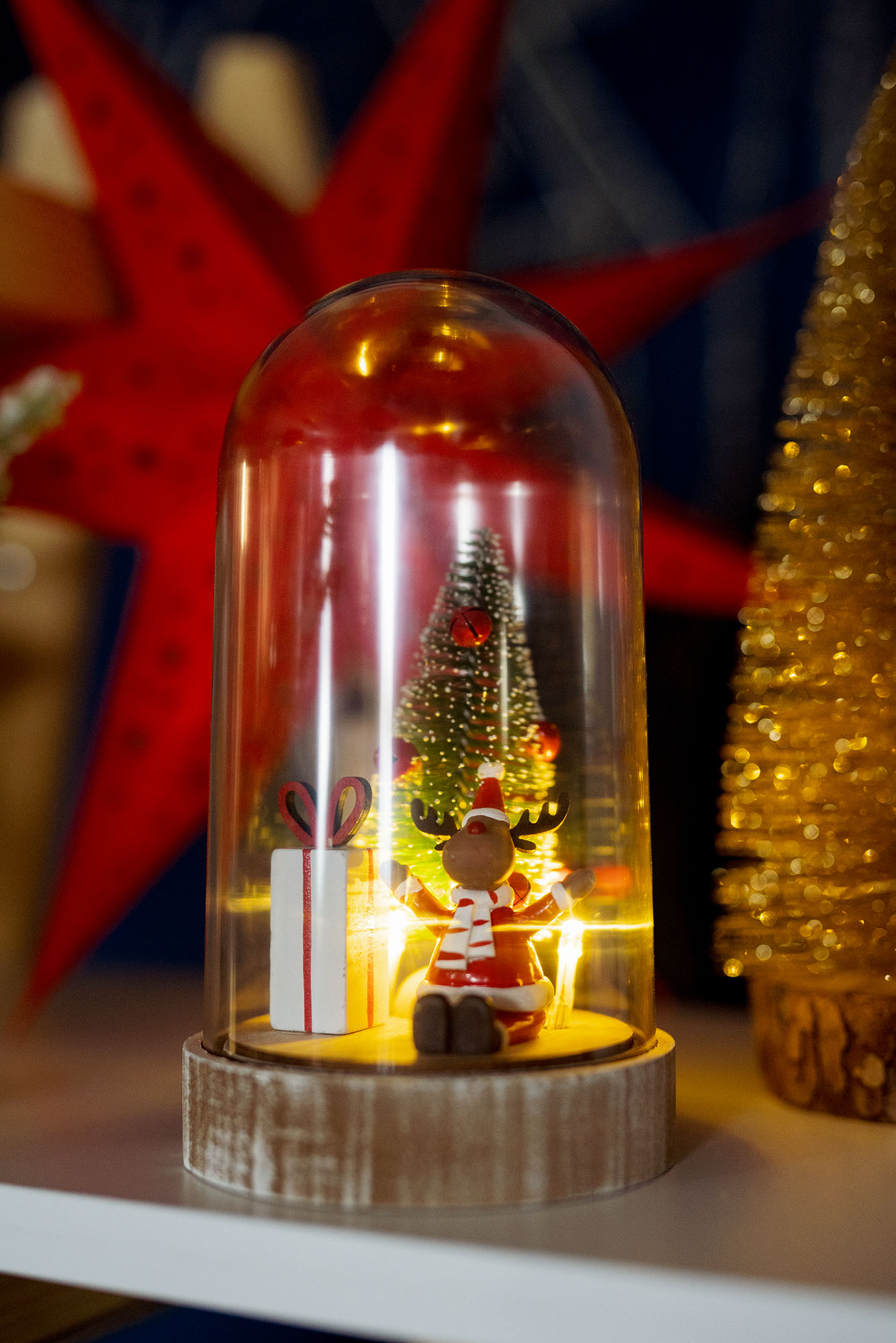 DEKORACJA LED Z APLIKACJĄ RENIFER I CHOINKA