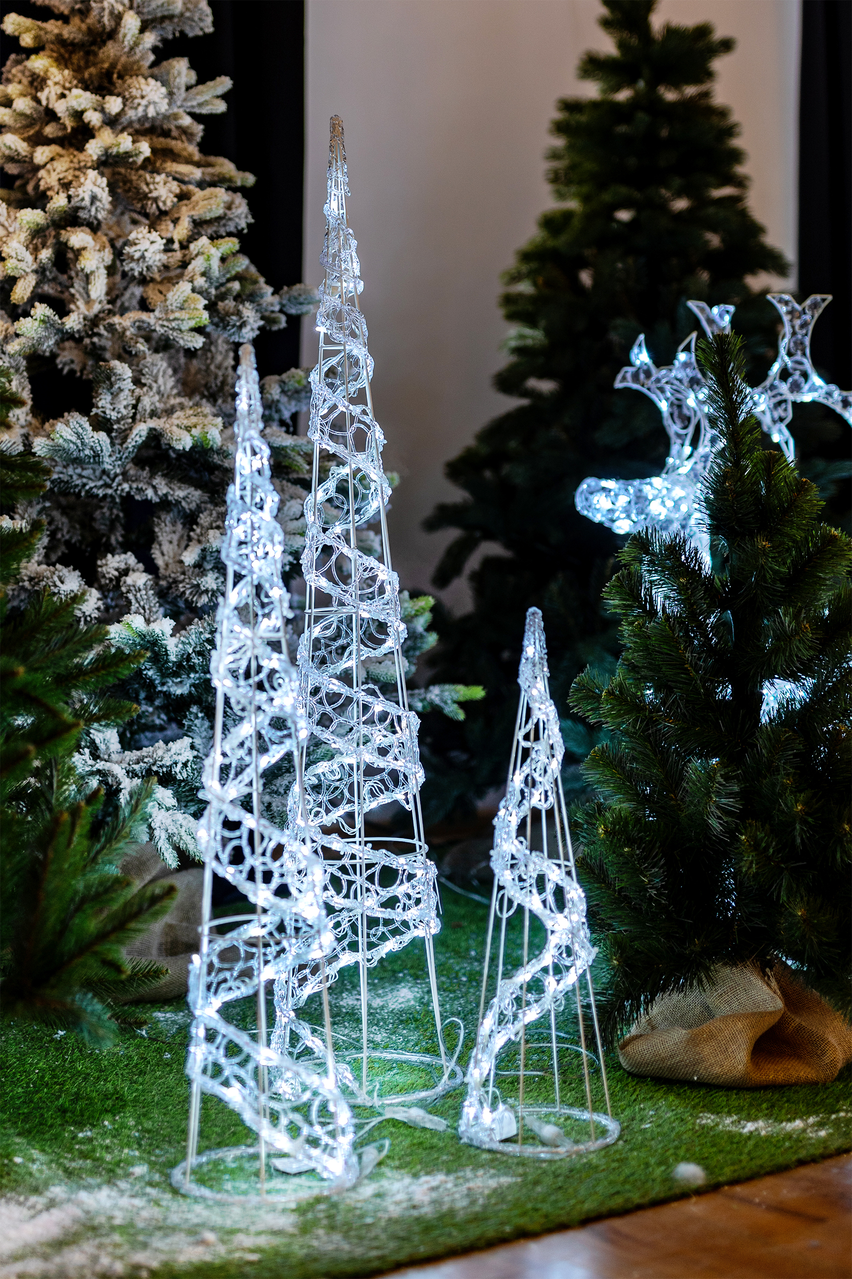 Dekoracja Stożek 30 LED 60 cm do użytku wewnętrznego i zewnętrznego zimny biał