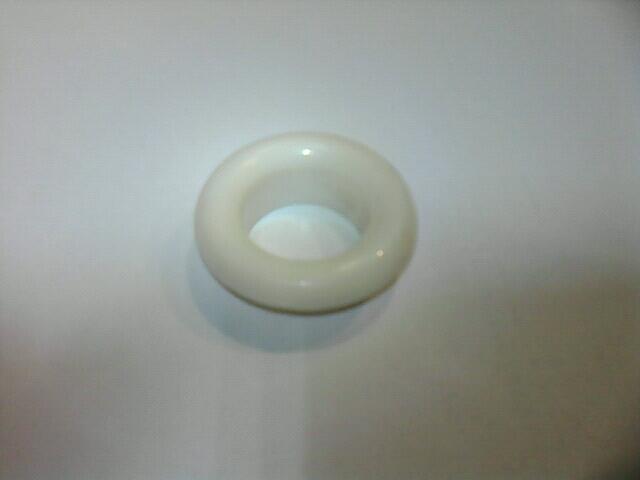 PIERŚCIEŃ OZDOBNY PRZELEWU UMYWALKI.