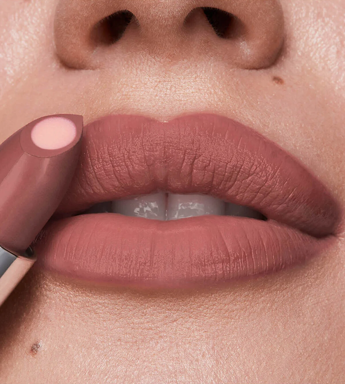 Avon Hydramatic Matowa szminka - Hydra Berry