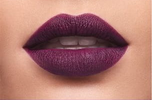 Avon PS Matowa szminka w płynie 16h Power On Plum