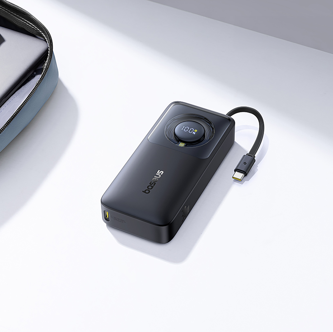 Powerbank 10000mAh 30W z portem USB-C i rozwijanym kablem USB-C Free2Pull - czarny (9)