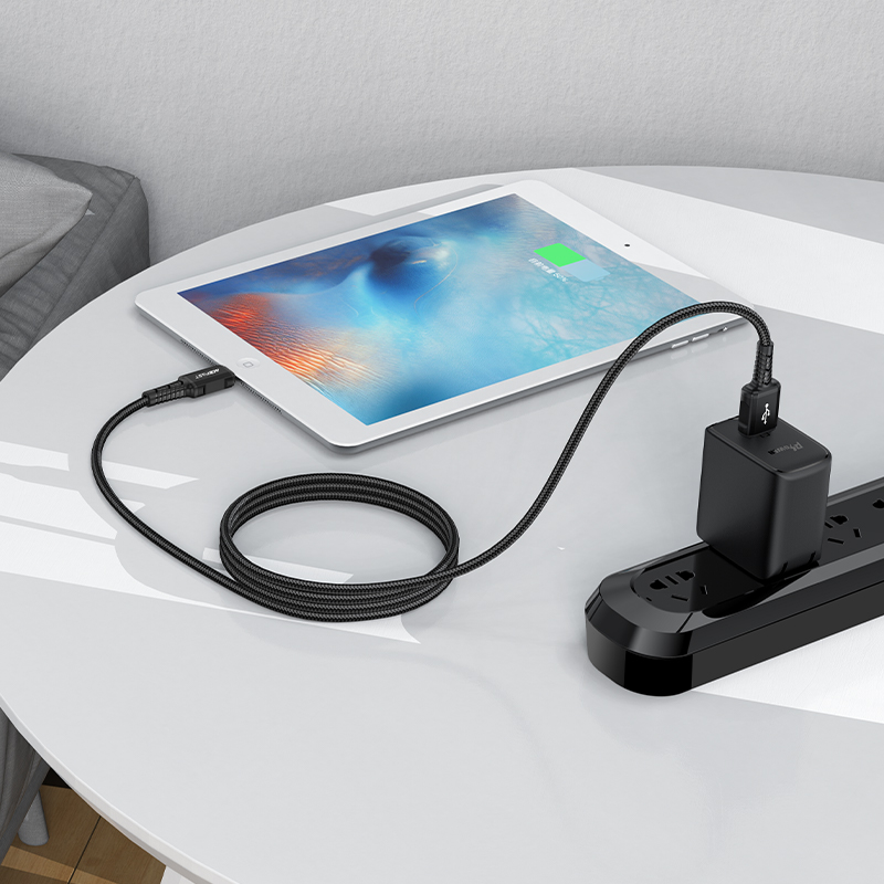 Kabel przewód MFI do iPhone USB - Lightning 2.4A 1.8m czarny (7)