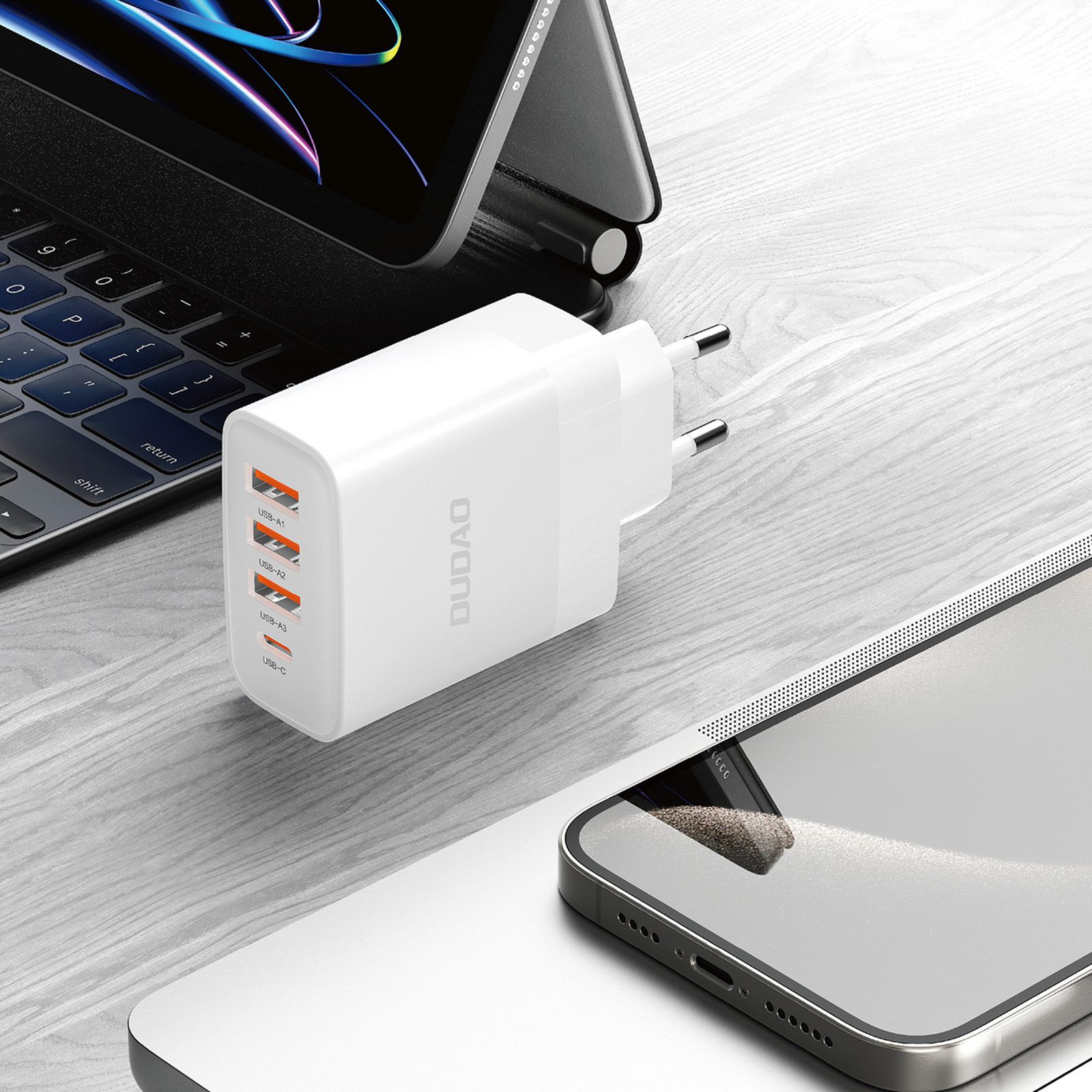 Ładowarka sieciowa USB-A USB-C PD QC 20W - biała (4)