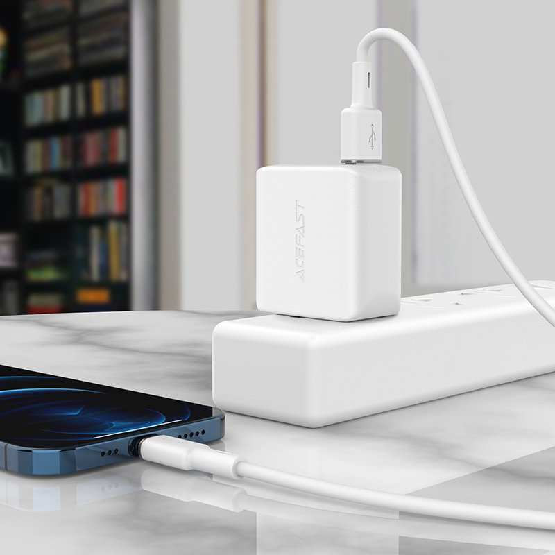 Kabel przewód do iPhone MFI USB - Lightning 2.4A 1.2m czarny (6)
