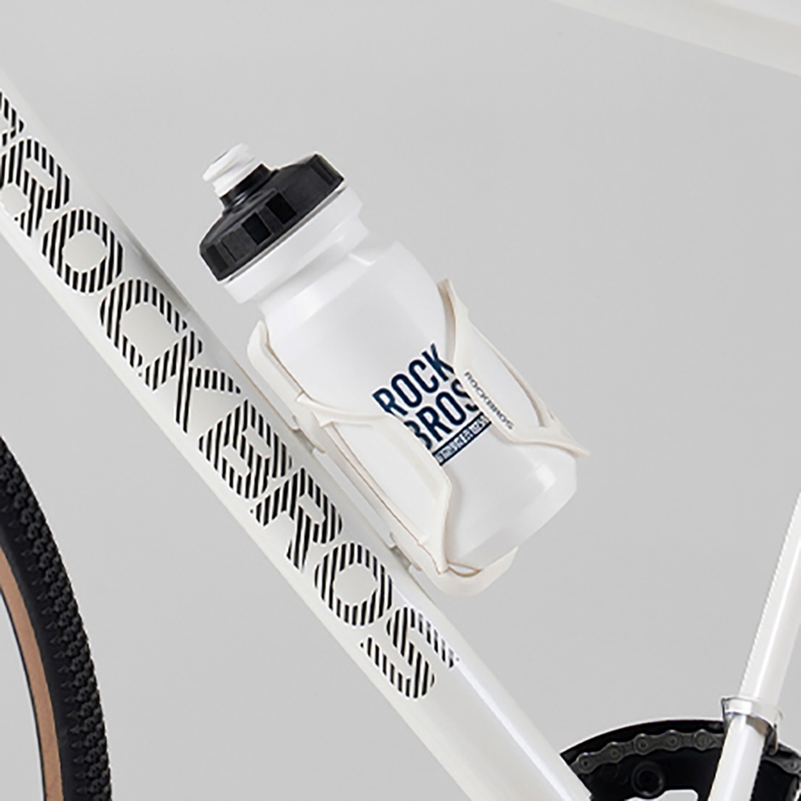 Bidon rowerowy butelka na wodę napoje 600 ml - biały (6)