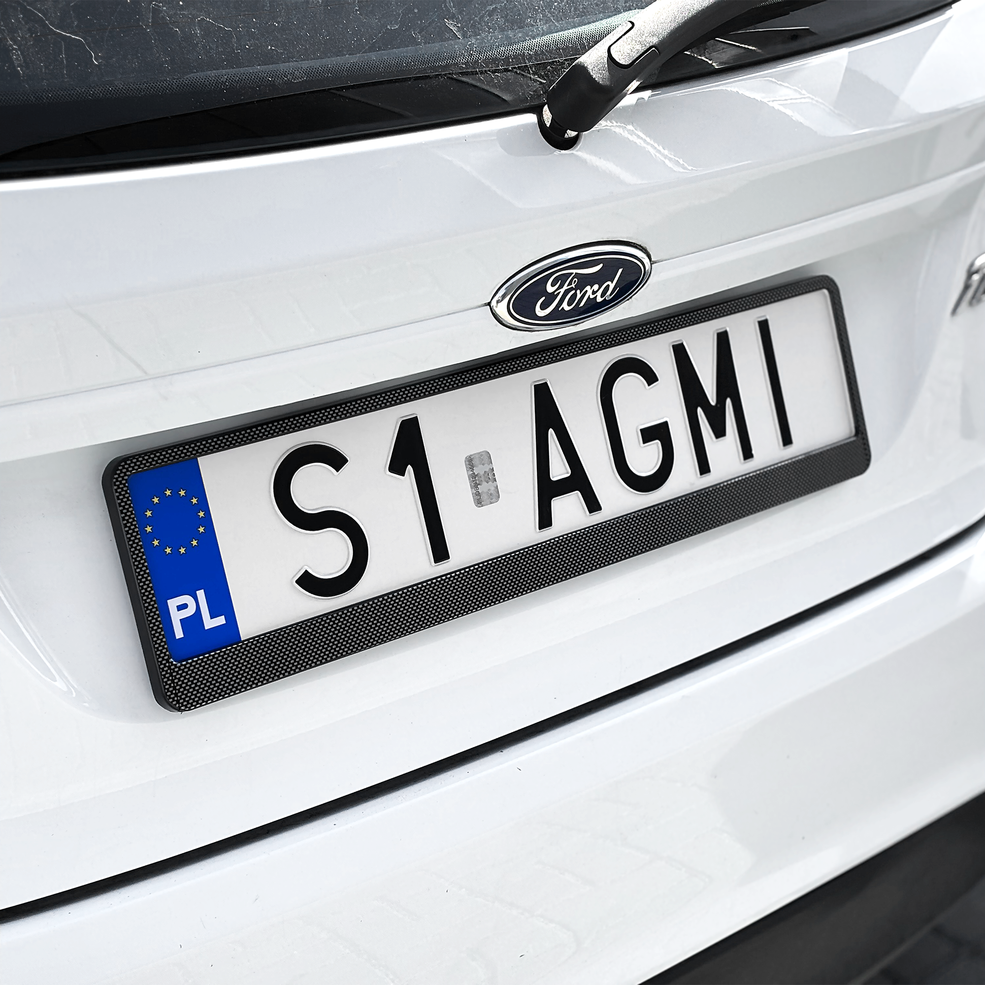 RAMKA RAMKI POD TABLICE REJESTRACYJNE CARBON DO TABLICY REJESTRACYJNEJ FOLIOWANA