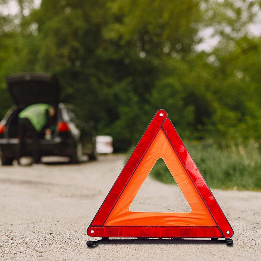 GAŚNICA 1KG APTECZKA DIN LATARKA NÓŻ DO PASÓW ZBIJAK DO SZYB TRÓJKĄT KAMIZE