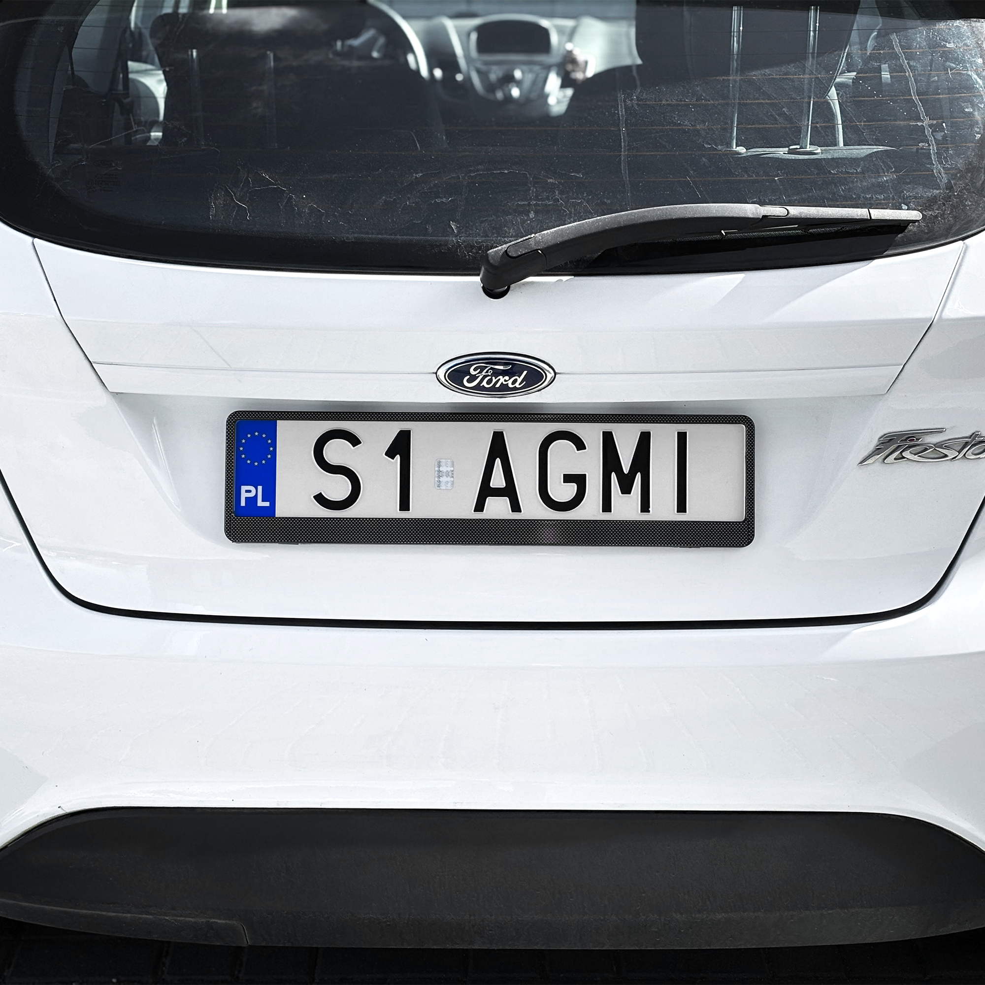 RAMKA RAMKI POD TABLICE REJESTRACYJNE CARBON DO TABLICY REJESTRACYJNEJ FOLIOWANA