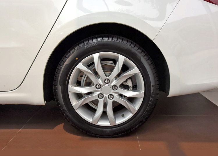 NAKŁADKI NA ŚRUBY CHROM FI 17MM