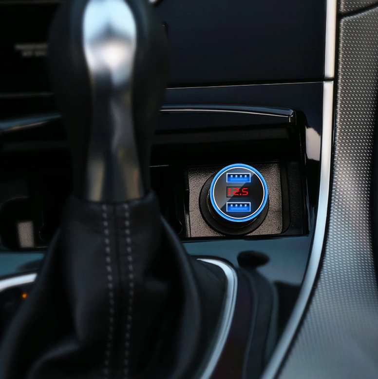 ŁADOWARKA SAMOCHODOWA 2XUSB Z VOLTOMIERZEM LCD