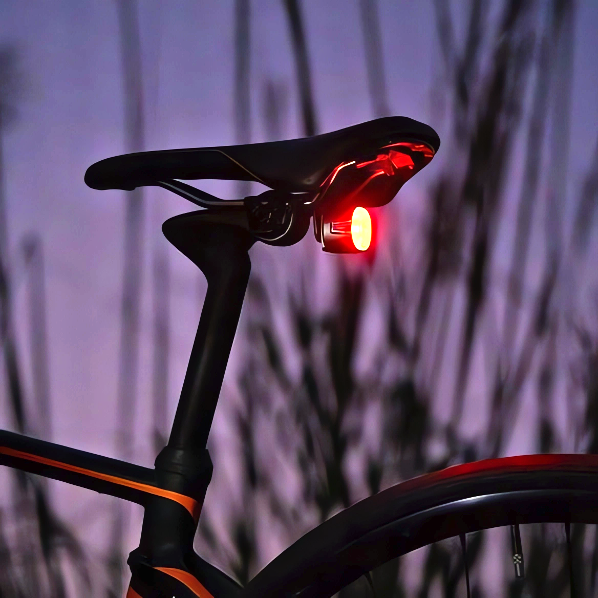 Lampka rowerowa czerwona SPECTER WT09 tył tylna oświetlenie na rower aku