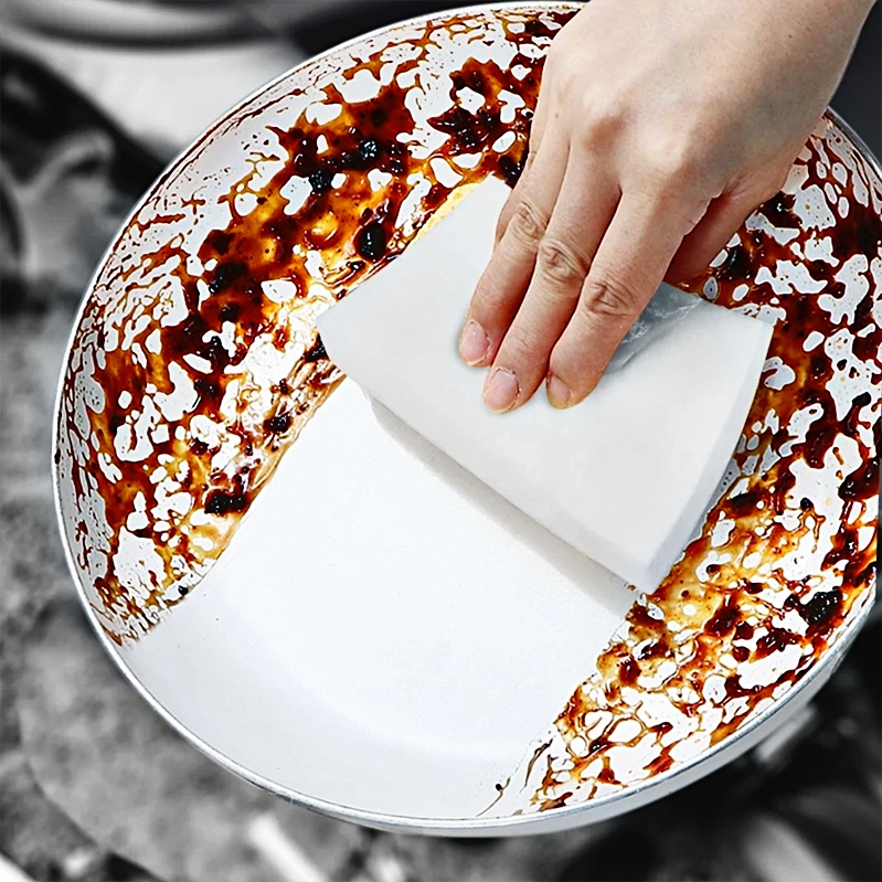 MAGICZNA GĄBKA DO CZYSZCZENIA PLAM USUWA BRUD