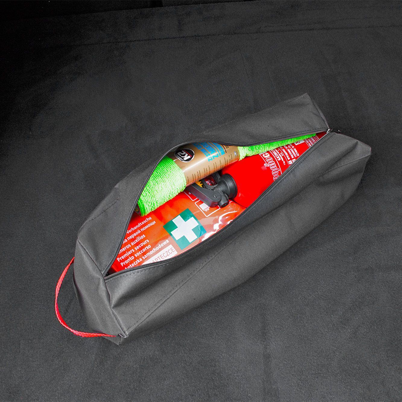 ZESTAW SAMOCHODOWY GAŚNICA APTECZKA KAMIZELKA PAS HOLOWNICZY LINKA TRÓJKĄT