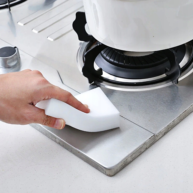 MAGICZNA GĄBKA DO CZYSZCZENIA PLAM USUWA BRUD