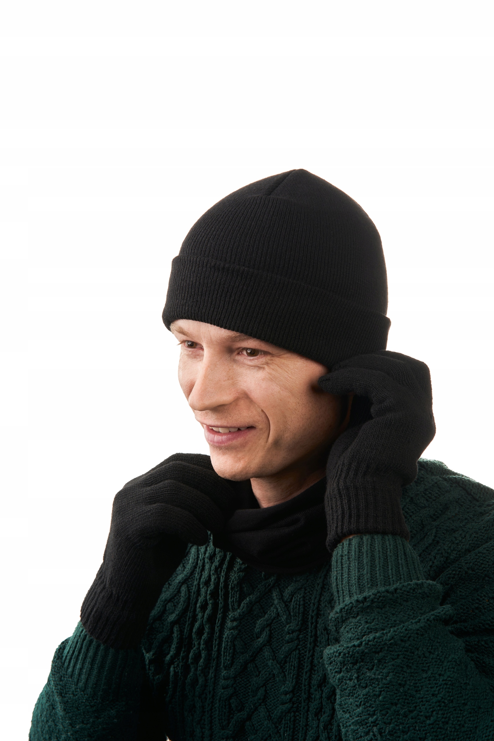 Czarna czapka gładka U1