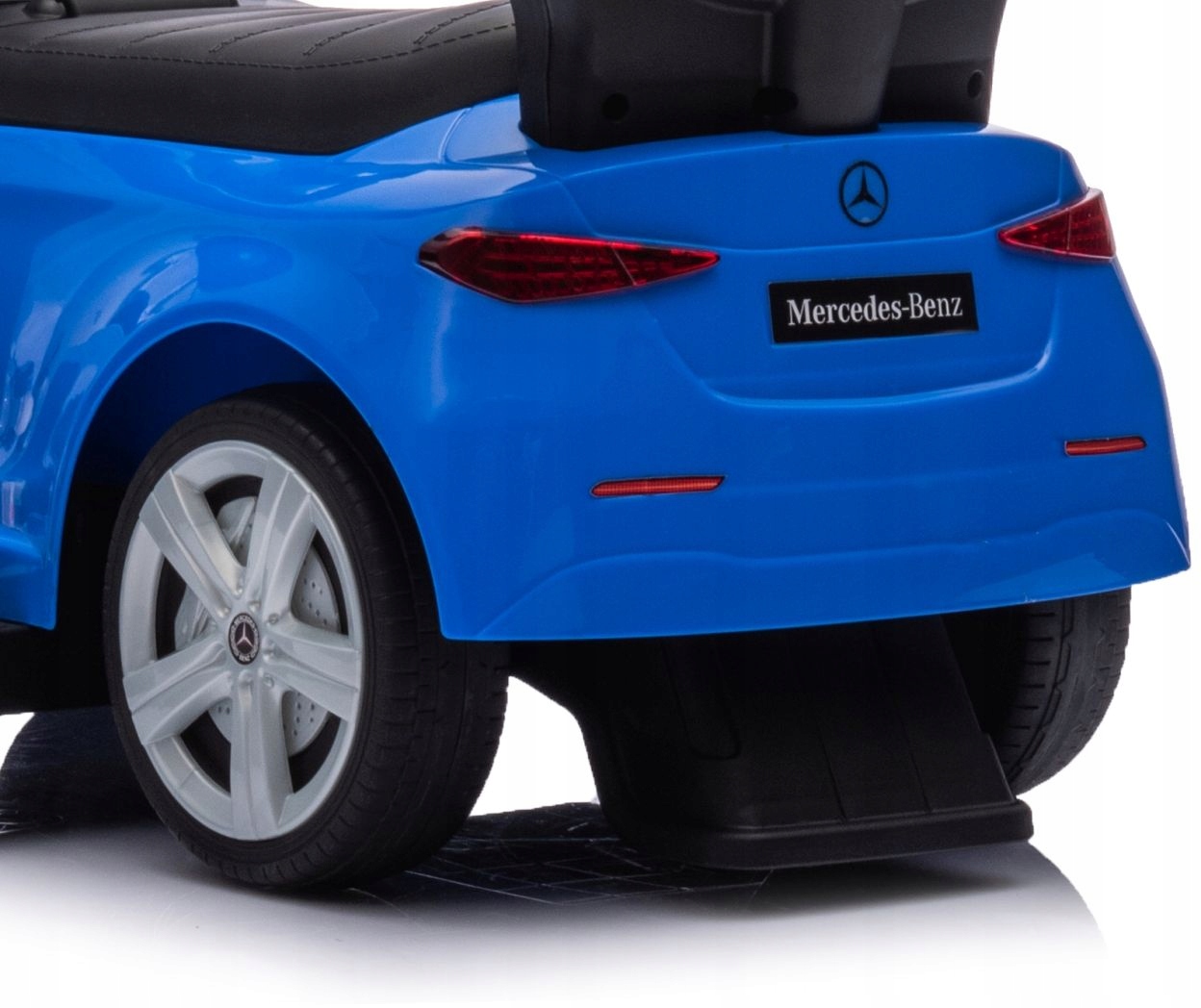 Jeździk Milly Mally Pojazd MERCEDES C-CLASS RĄCZKA PCHACZ MULTIMEDIALNY