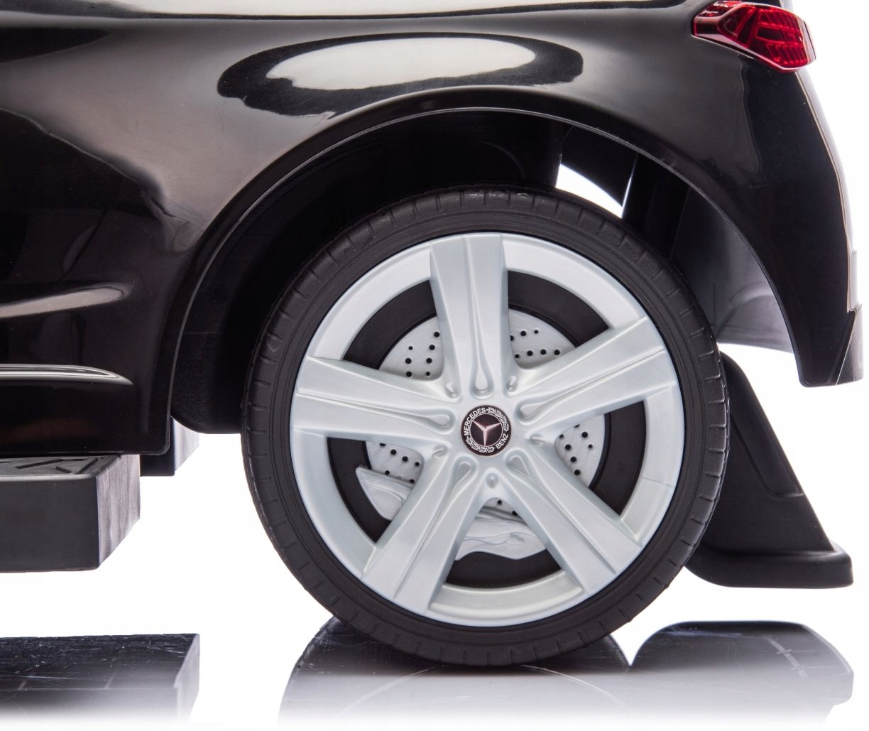 Jeździk Milly Mally Pojazd MERCEDES C-CLASS RĄCZKA PCHACZ MULTIMEDIALNY