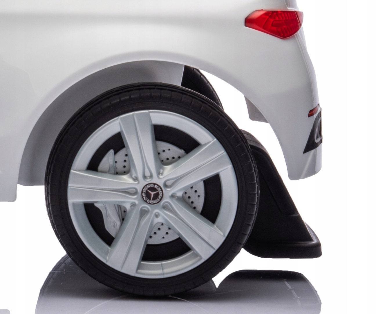 Jeździk Milly Mally Pojazd MERCEDES C-CLASS MULTIMEDIALNY