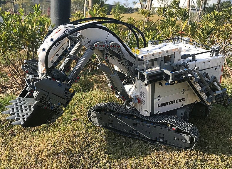 KLOCKI KOPARKA TECHNIC LIEBOHERR APLIKACJA 13130