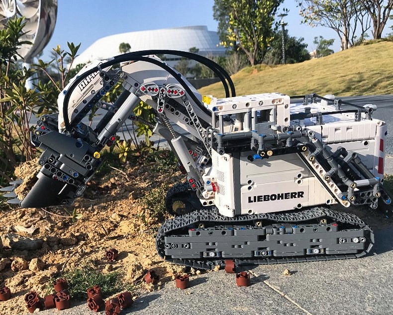 KLOCKI KOPARKA TECHNIC LIEBOHERR APLIKACJA 13130