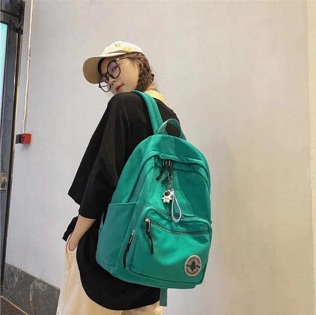 PLECAK SZKOLNY MŁODZIEŻOWY MIEJSKI POJEMNY BRELOK