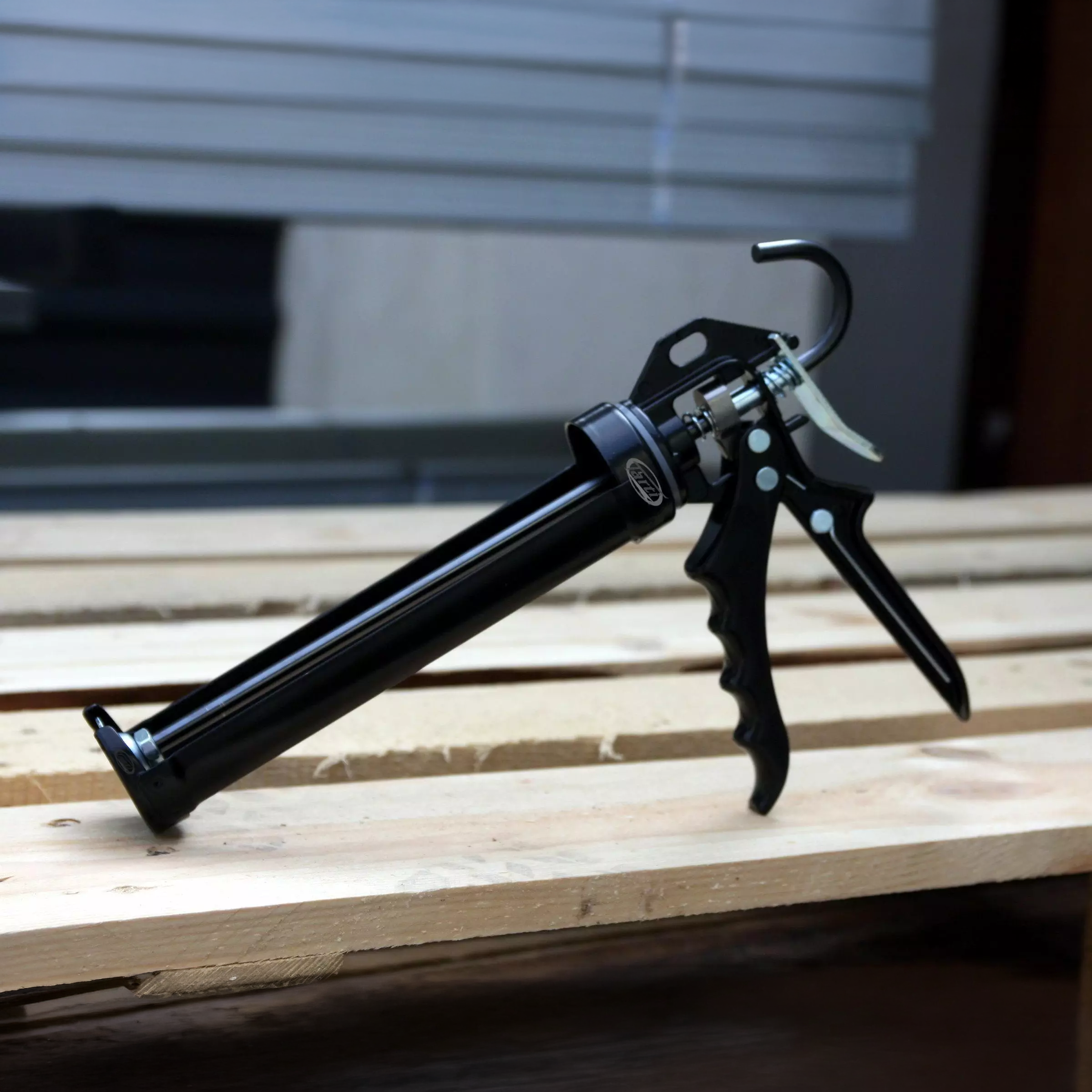 Wyciskacz Pistolet Tytan Do Silikonu Mas Gęstych Kleju Akrylu Fug 310ml