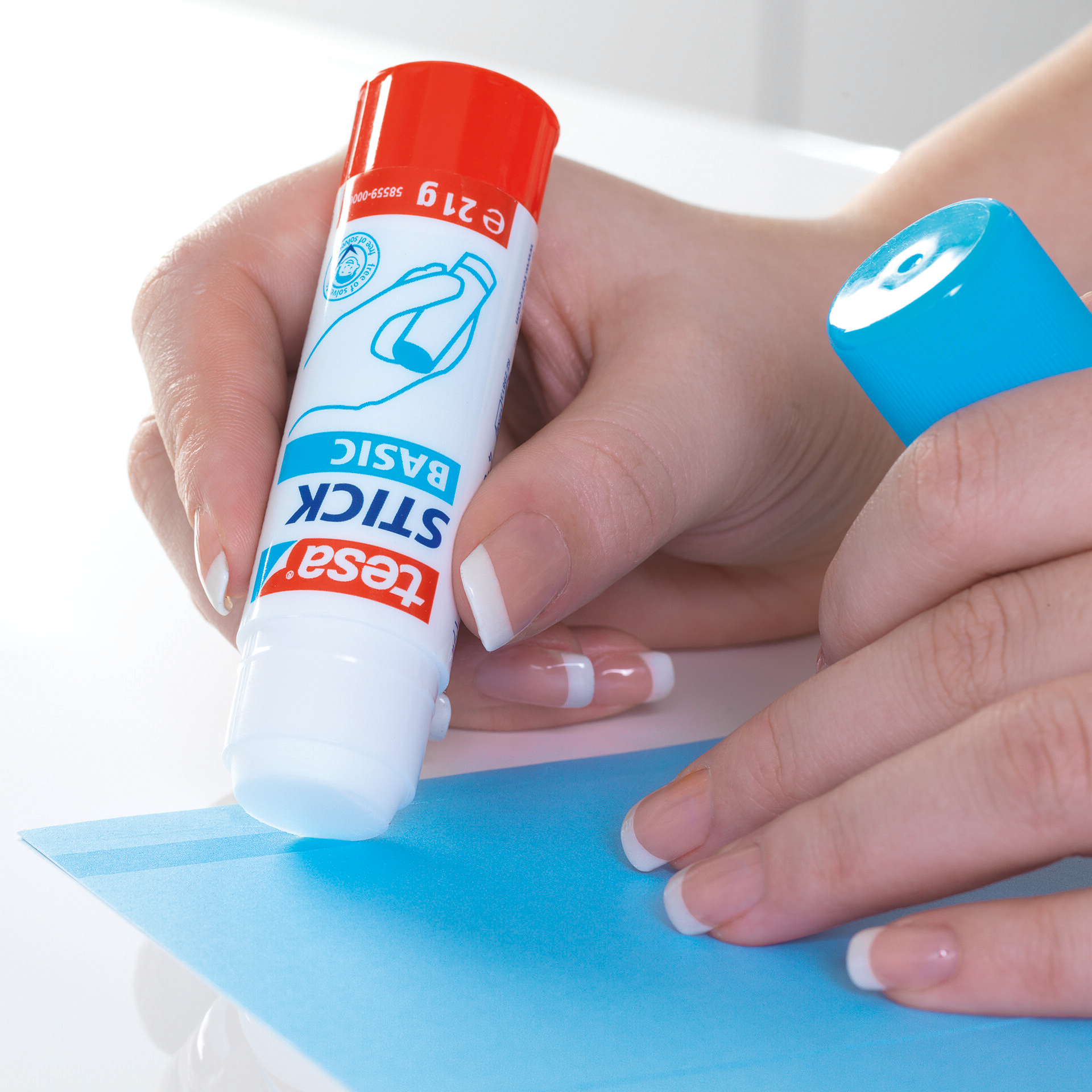 Klej W Sztyfcie Szkolny Biurowy Tesa Mocny Stick Glue Do Papieru 21 g