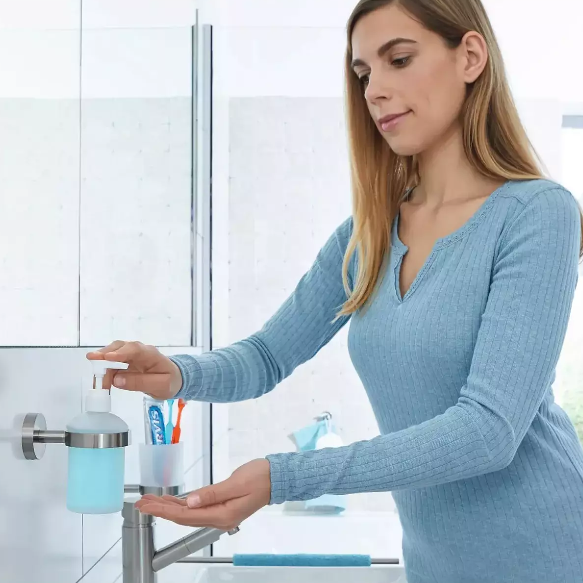 Dozownik Do Mydła W Płynie Samoprzylepny Tesa MOON Do Łazienki Metalowy