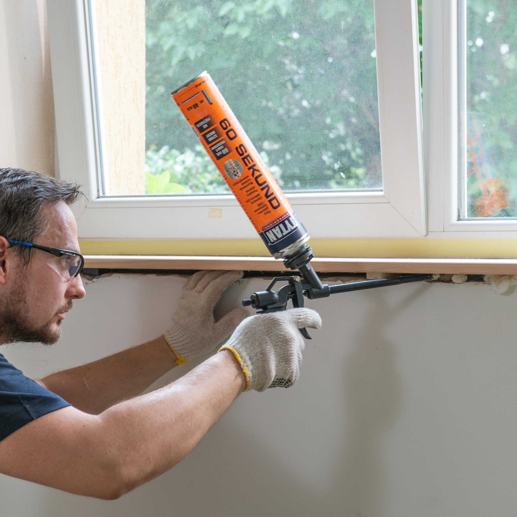 Klej Poliuretanowy Tytan 60 Sekund Pianoklej Uniwersalny Pistoletowy 750ml