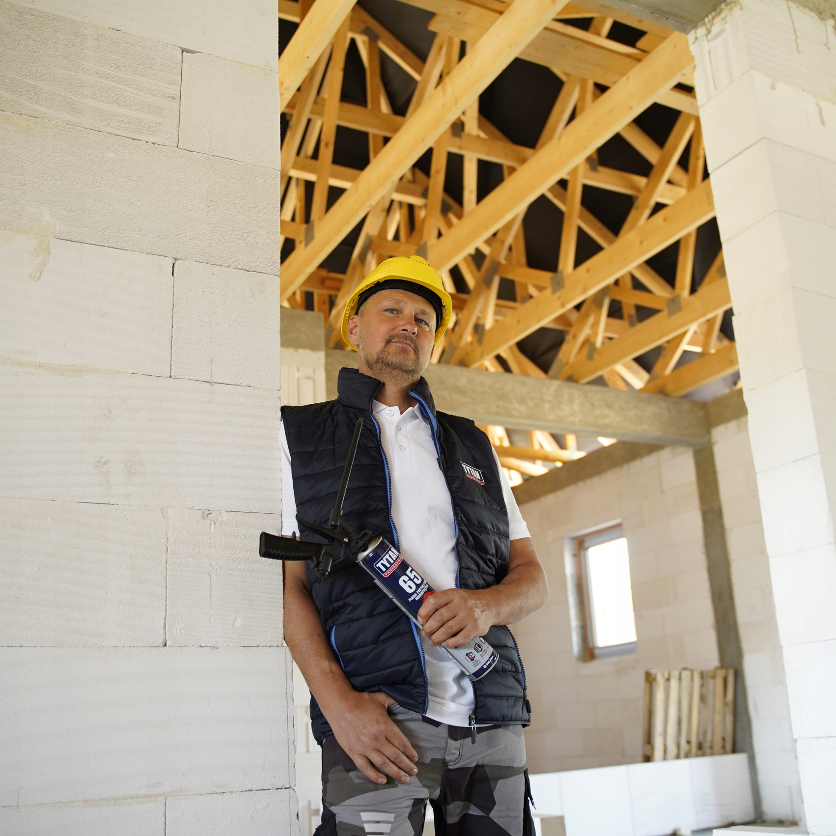 Piana Montażowa Tytan Professional 65 Pianka Pistoletowa Niskoprężna 750ml