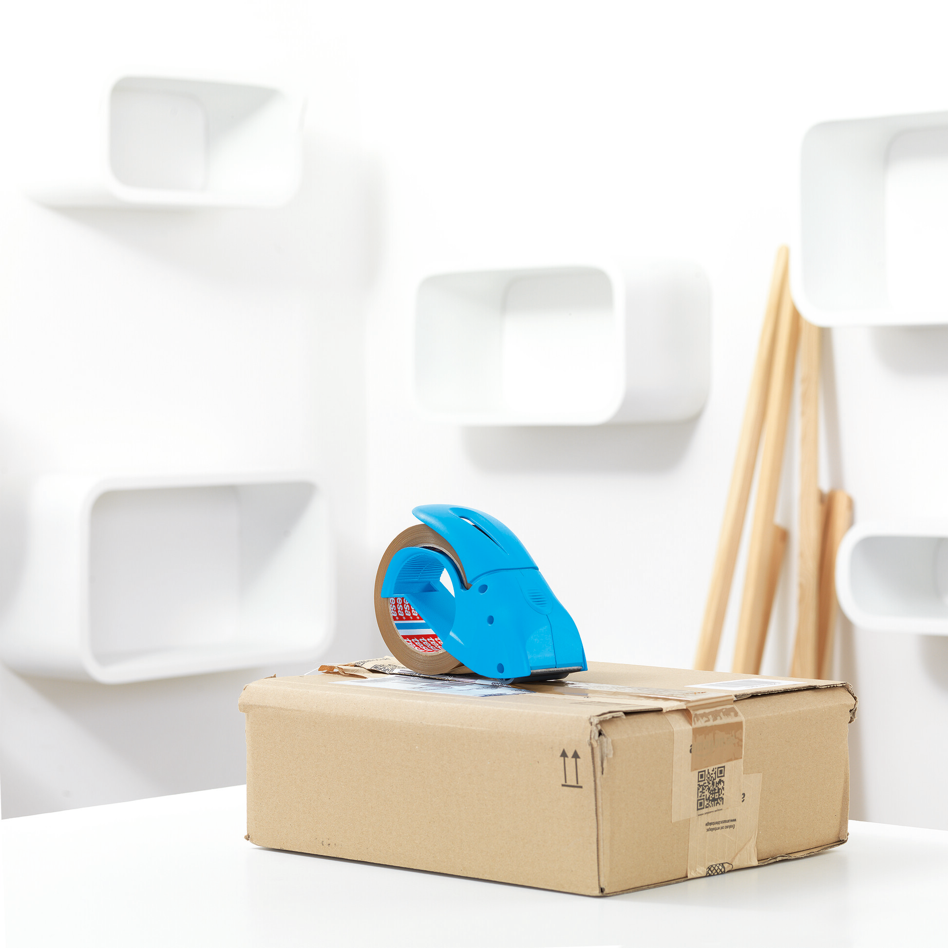 Dyspenser Zaklejarka Do Taśmy Pakowej Tesa Pack N Go Aplikator Niebieski