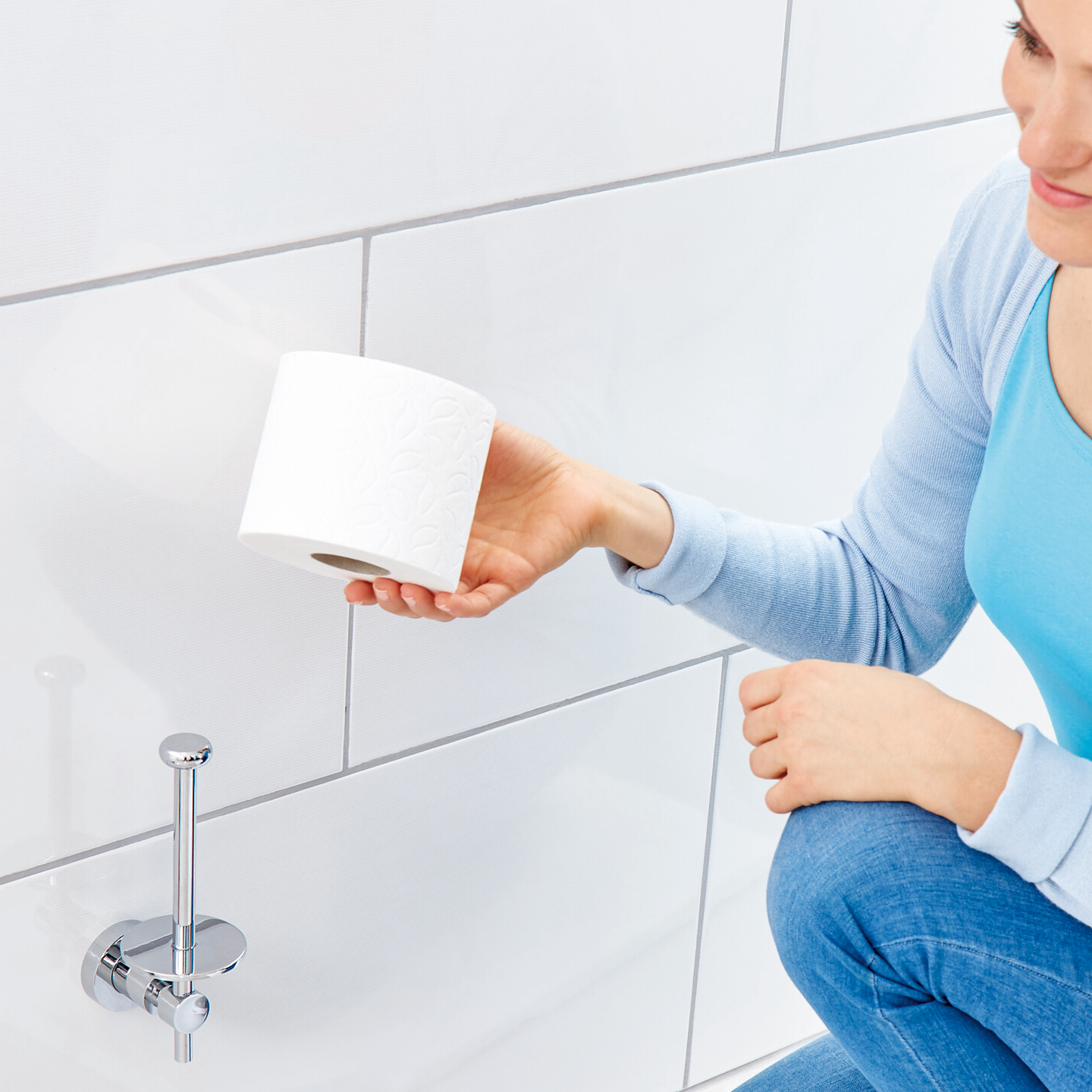 Uchwyt Na Papier Toaletowy Samoprzylepny Tesa LOXX Chromowany Metalowy