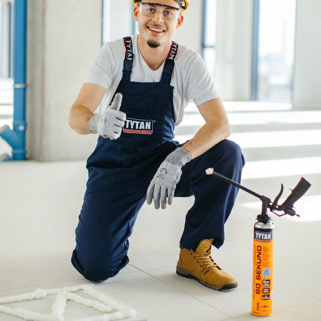 Klej Poliuretanowy Tytan 60 Sekund Pianoklej Uniwersalny Pistoletowy 750ml