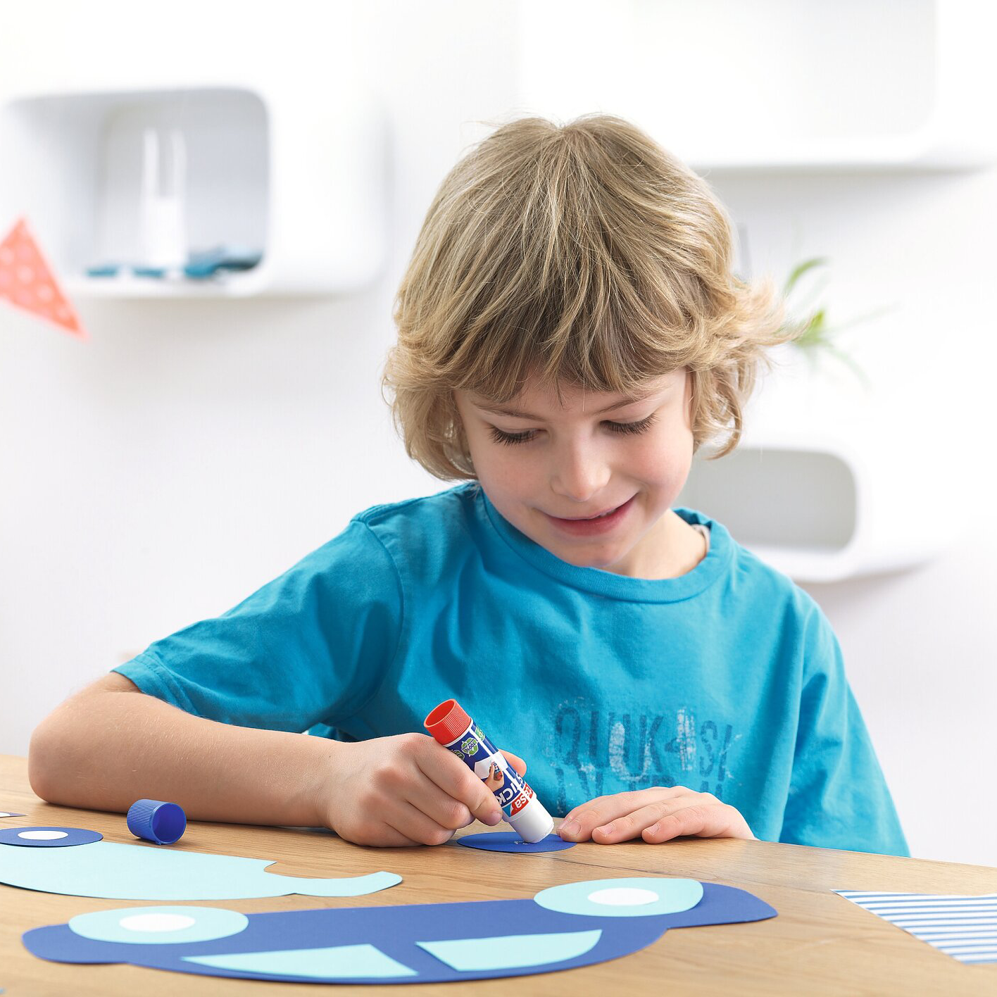 Klej W Sztyfcie Szkolny Biurowy Tesa Mocny Stick Glue Do Papieru 12 g