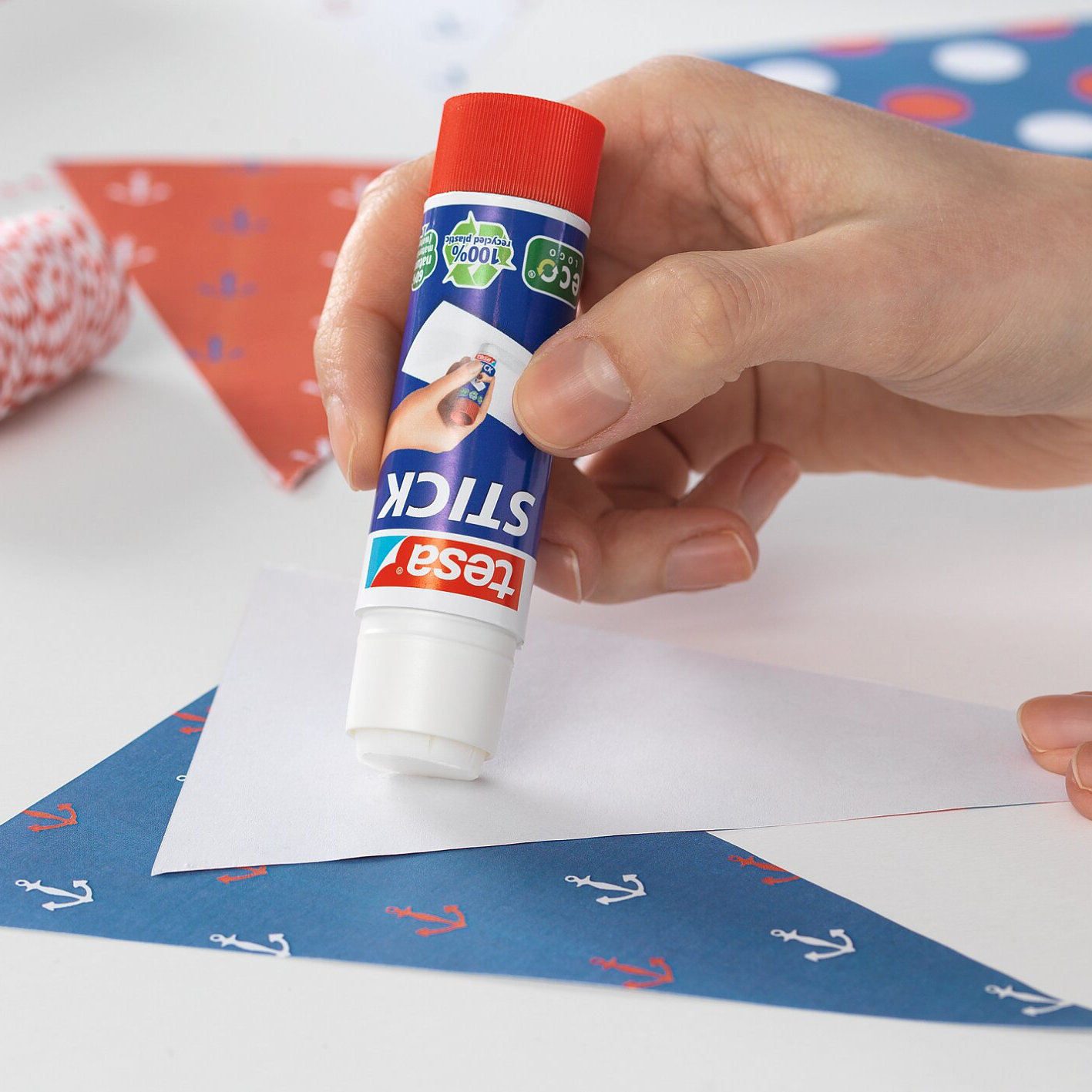 Klej W Sztyfcie Szkolny Biurowy Tesa Mocny Stick Glue Do Papieru 12 g