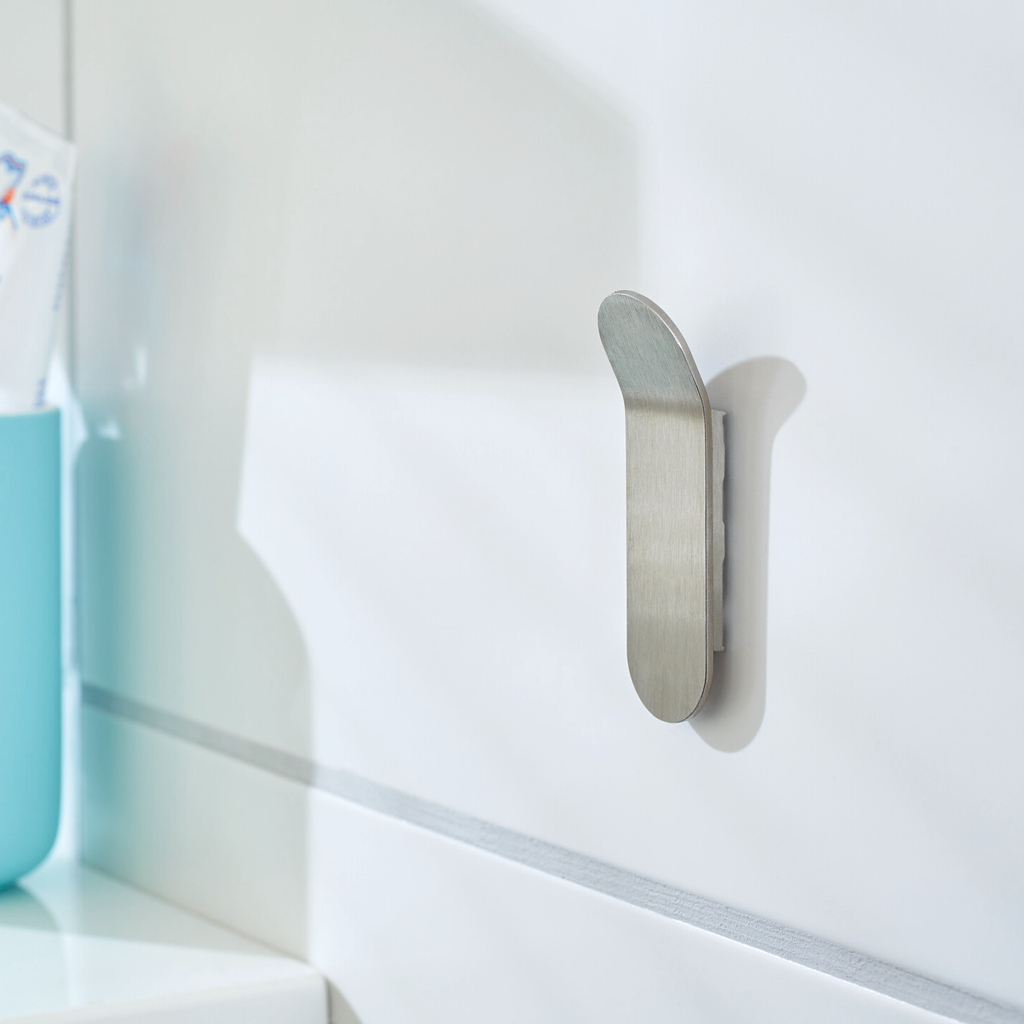 Haczyki Samoprzylepne Łazienkowe Tesa Powerstrips Do Wieszania 1kg 2 szt