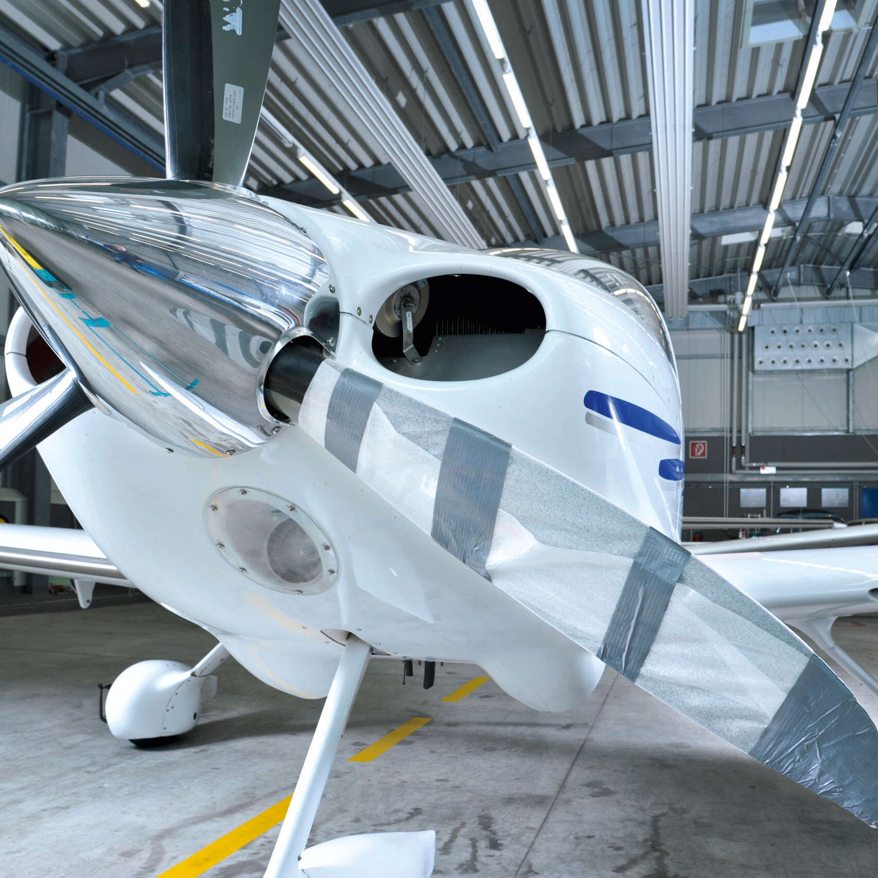 Taśma Naprawcza Duct Tape Tesa Mocna Uszczelniająca 50 mm x 50 m Czarna