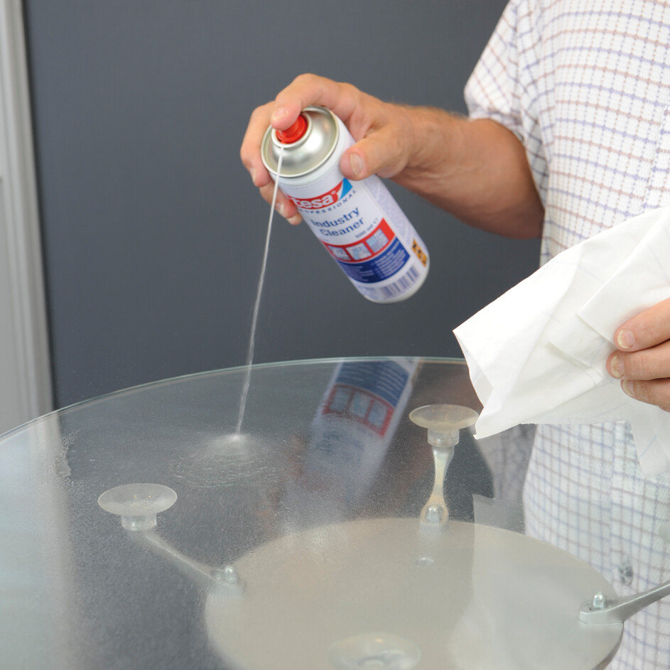 Zmywacz w Sprayu Tesa Do Usuwania Kleju Naklejek Etykiet Taśm Czyścik 500ml