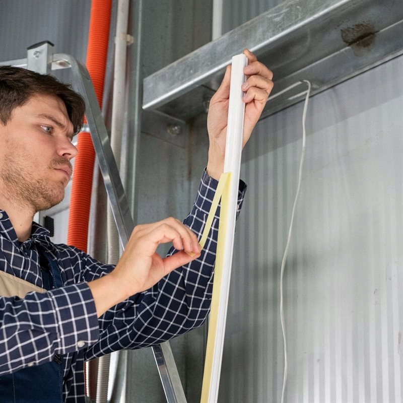 Dwustronna Taśma Klejąca Montażowa Tesa 12 mm x 25 m Uniwersalna Piankowa