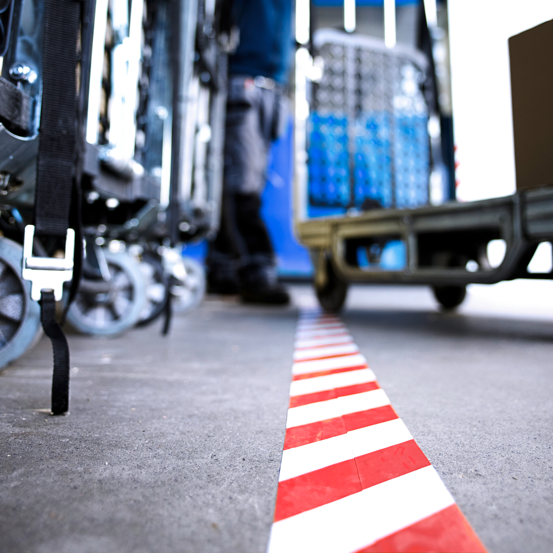 Taśma Ostrzegawcza Oznaczeniowa Tesa Samoprzylepna Żółta 50mm x 33m